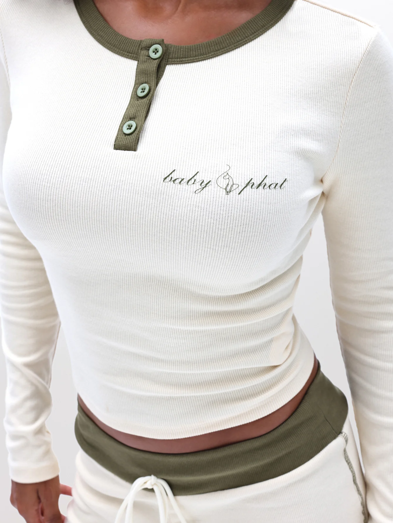 Contrast Trim Henley Top - Image 7