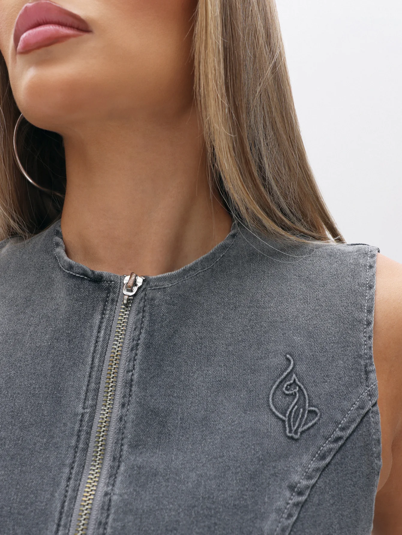 Sleeveless Denim Zip Up Top - Image 3